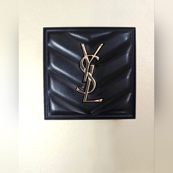 Yves Saint Laurent Other - YSL All Hours Hyper Finish PRESSED POWDER TRANSLUCENT NEW